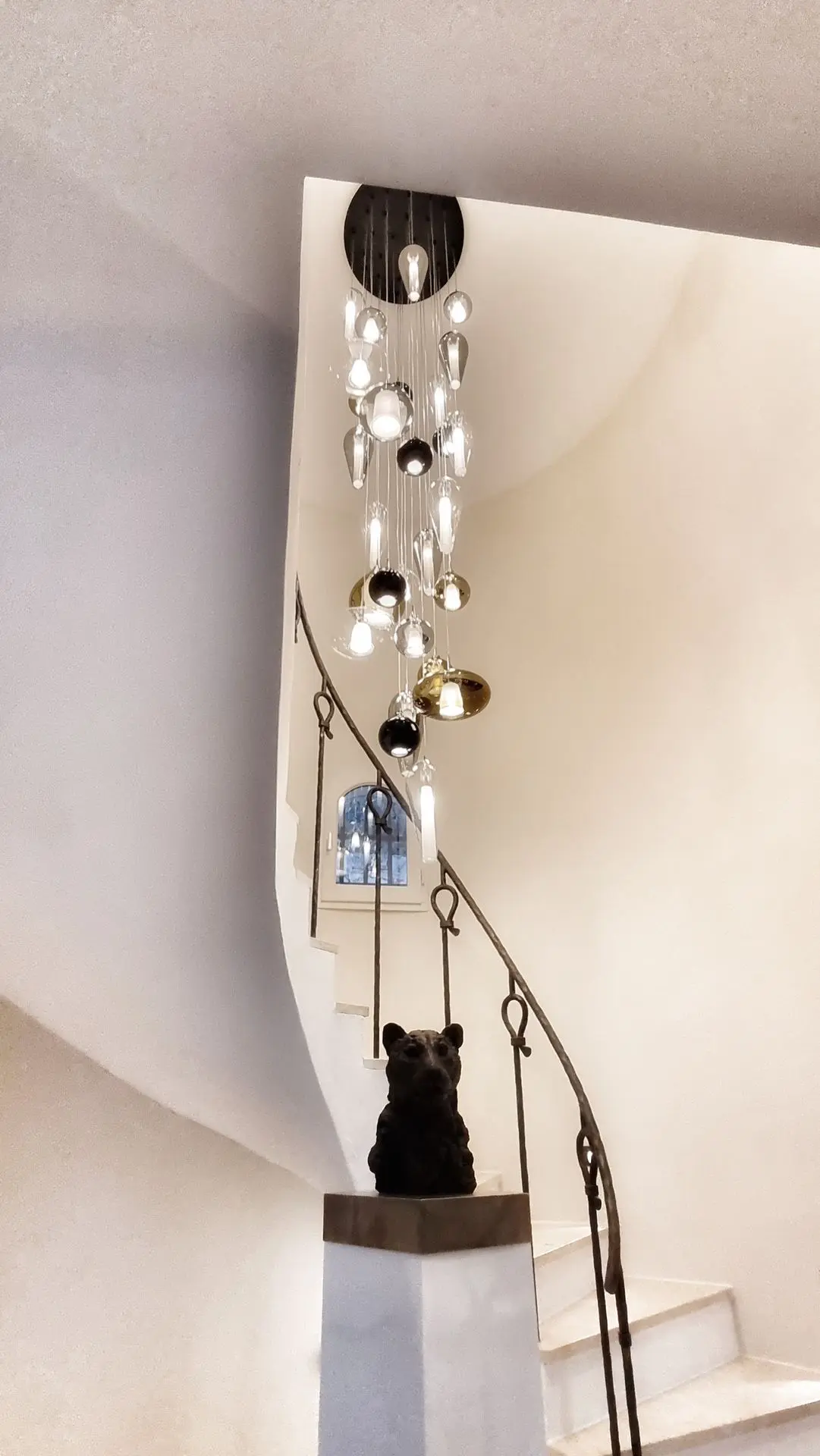 grande suspension pour escaliers