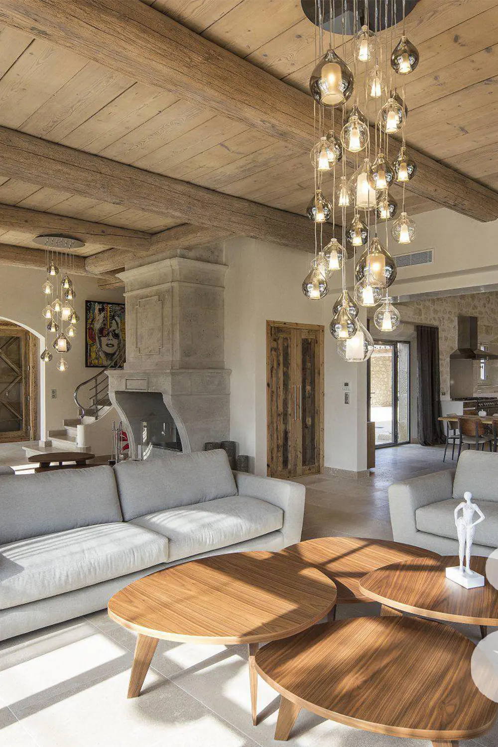 suspensions goutte d'eau grises dans un chalet 