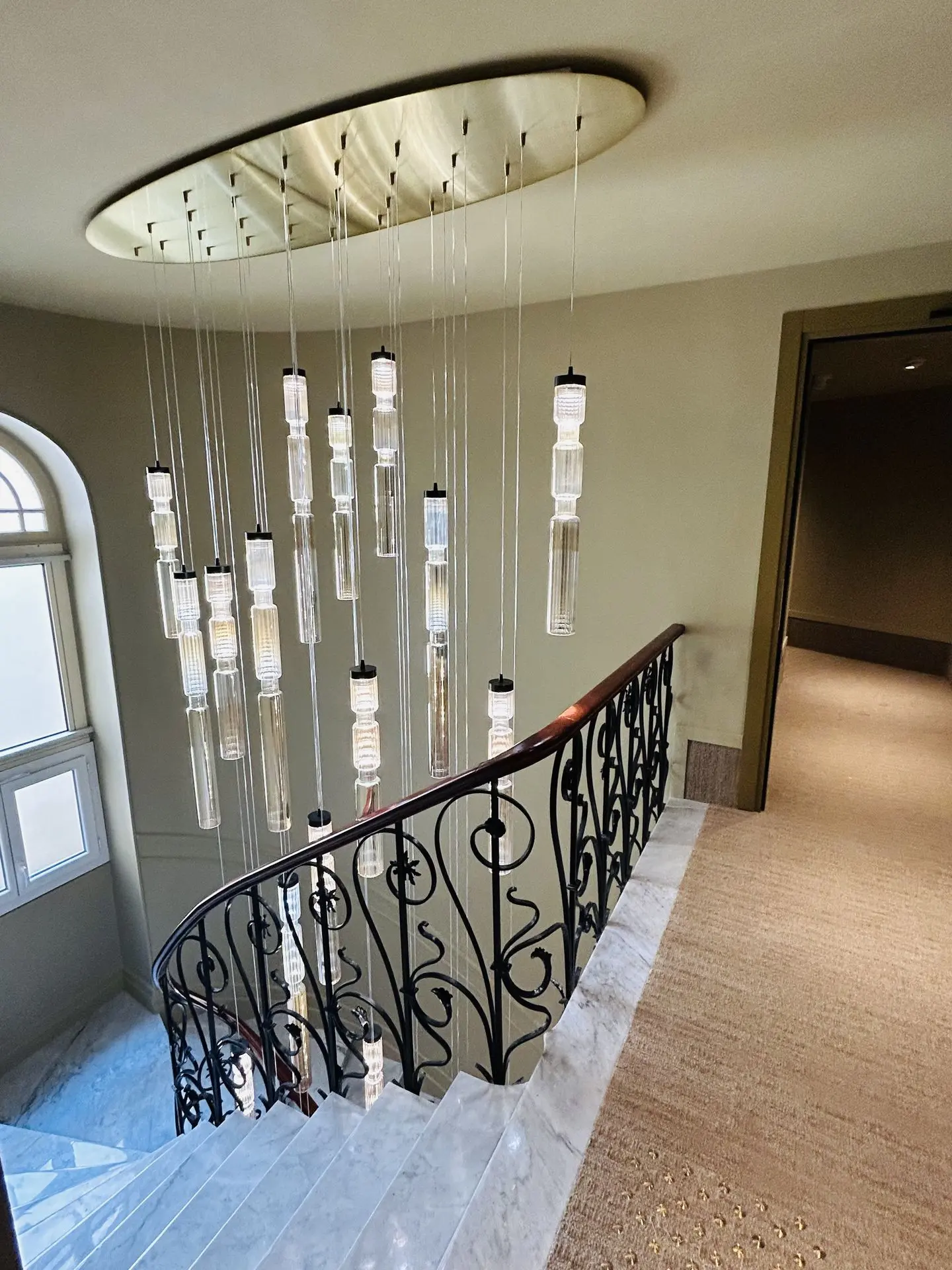 Suspension Escalier Hôtel