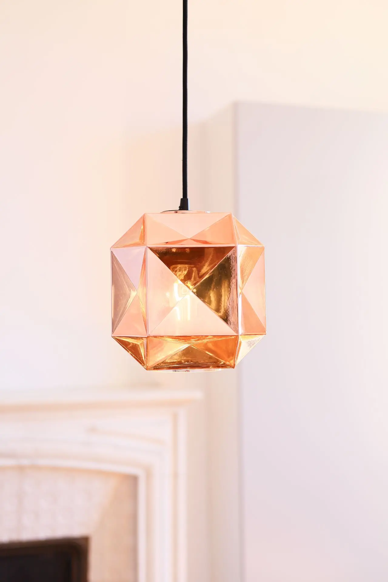 suspension géométrique en verre rose gold